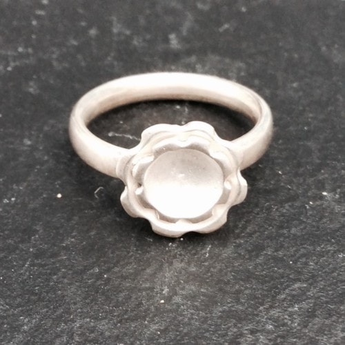 Fiore small double flower ring