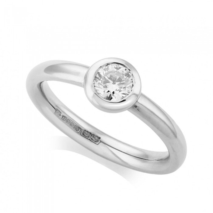SG7 Jewellery clarity engagement ring white gold